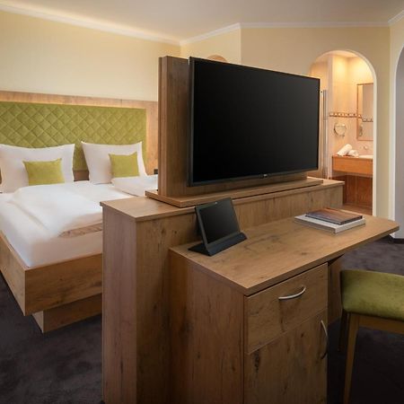 Hotel Vitaloase Zu Den Drei Bruedern อุนเคน ภายนอก รูปภาพ