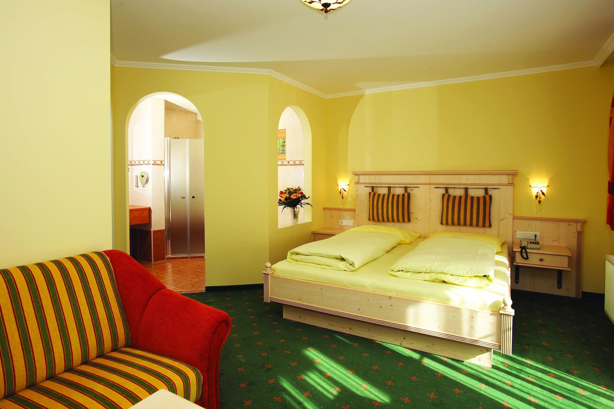 Hotel Vitaloase Zu Den Drei Bruedern อุนเคน ภายนอก รูปภาพ