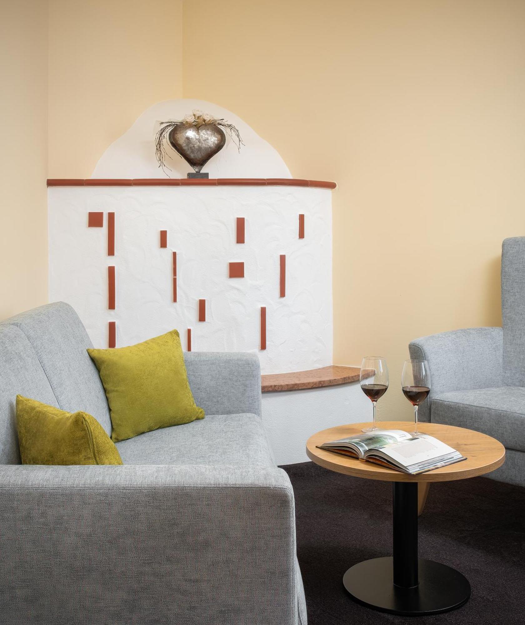 Hotel Vitaloase Zu Den Drei Bruedern อุนเคน ภายนอก รูปภาพ