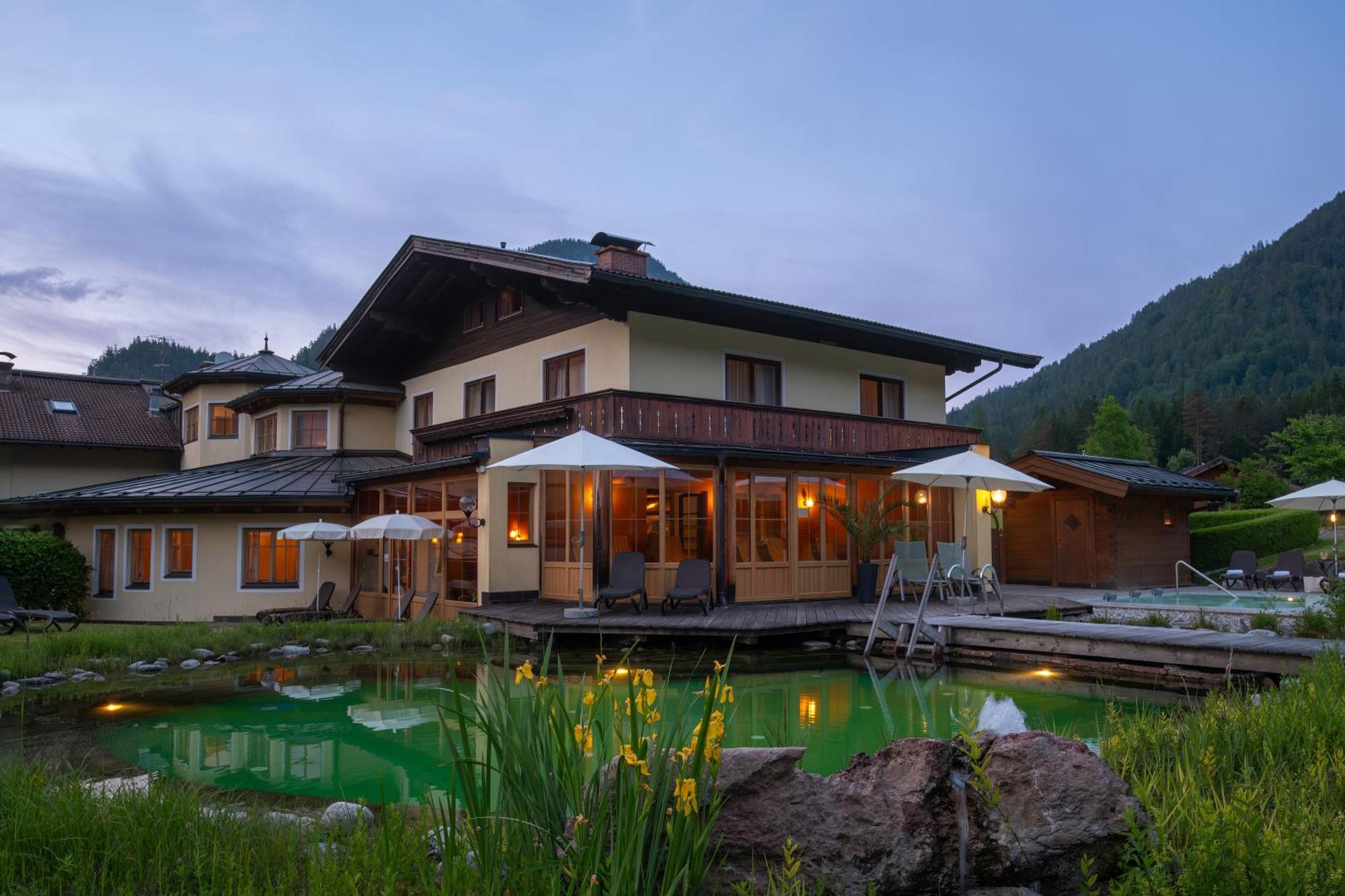 Hotel Vitaloase Zu Den Drei Bruedern อุนเคน ภายนอก รูปภาพ