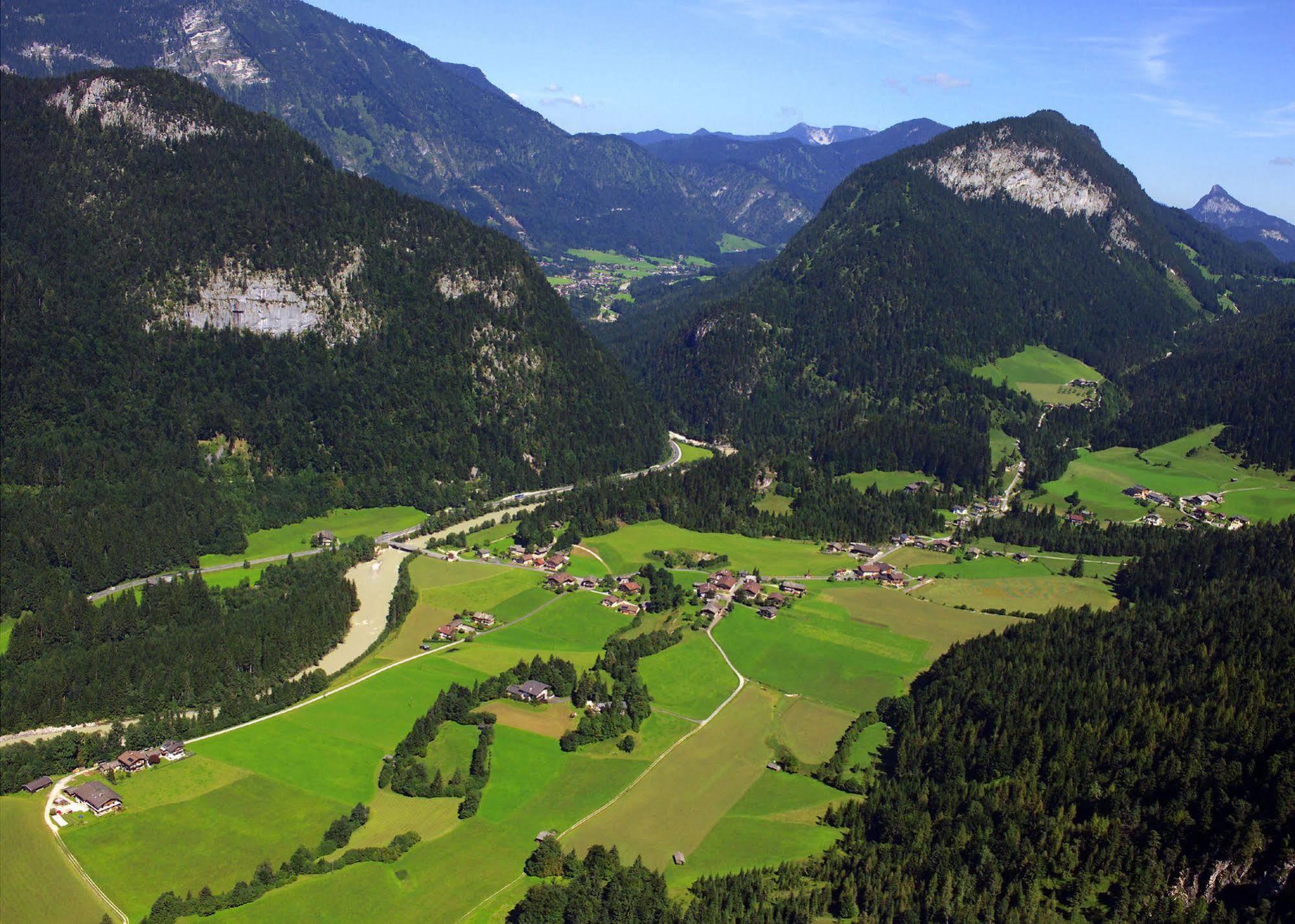 Hotel Vitaloase Zu Den Drei Bruedern อุนเคน ภายนอก รูปภาพ